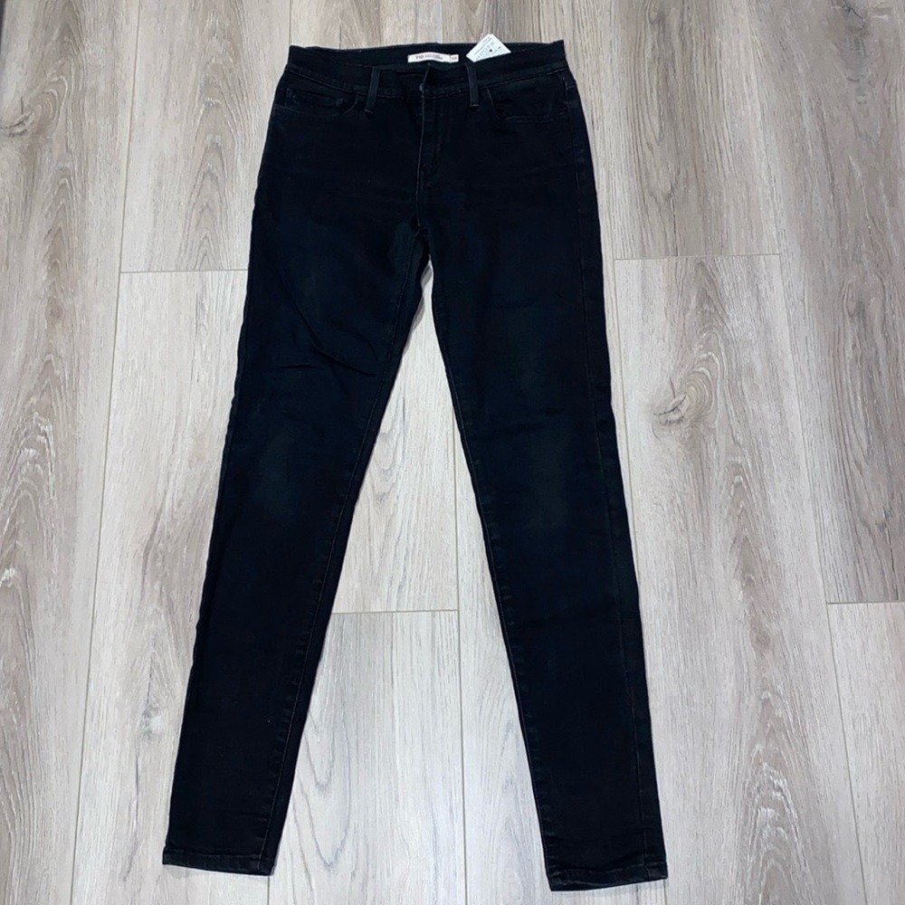 Womens Levi’s jeans